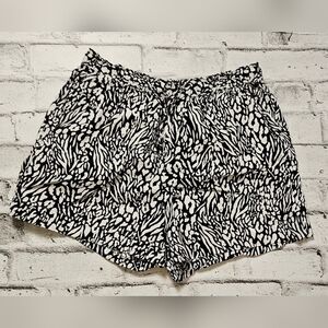 Woolworths Zebra Leopard Print Shorts Black White Relaxed Summer Large